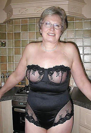 Gorgeous mature lingerie pictures