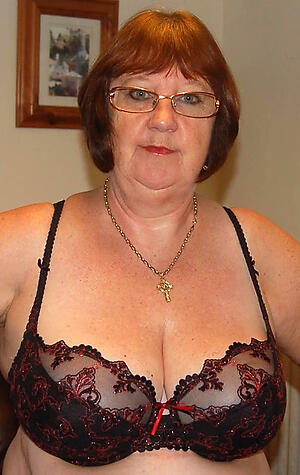 Juggs mature women in bra