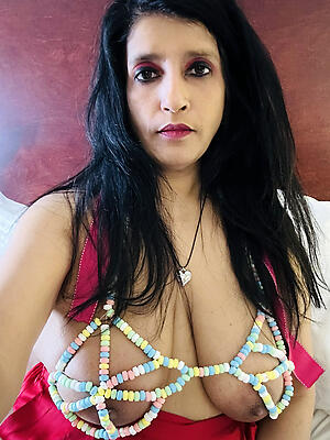 down in the mouth mature latina women porn photo shoot